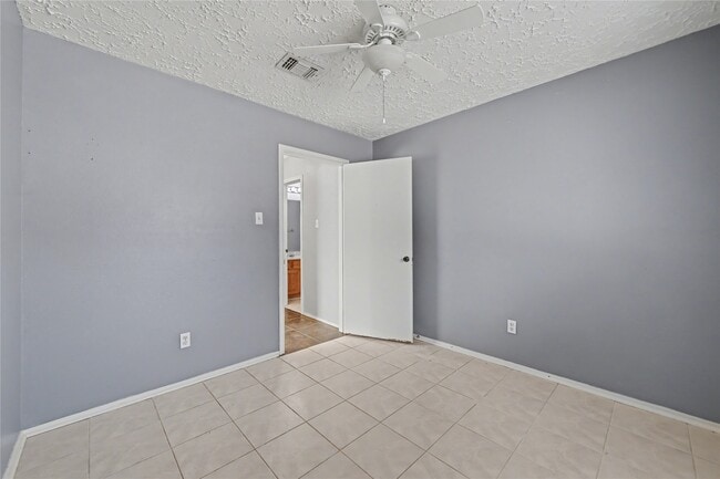 Building Photo - 319 Richvale Ln