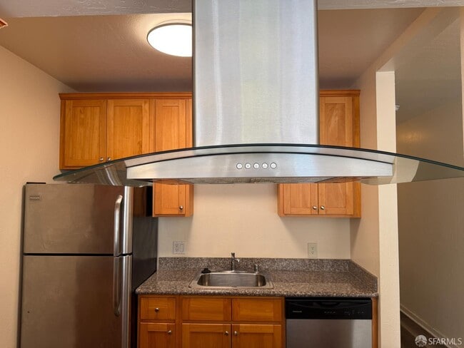 Building Photo - 407 Sanchez St