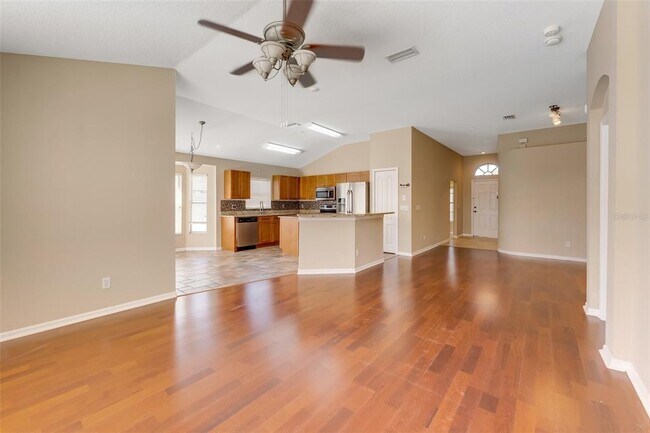 Building Photo - 1442 Lake Shore Ranch Dr