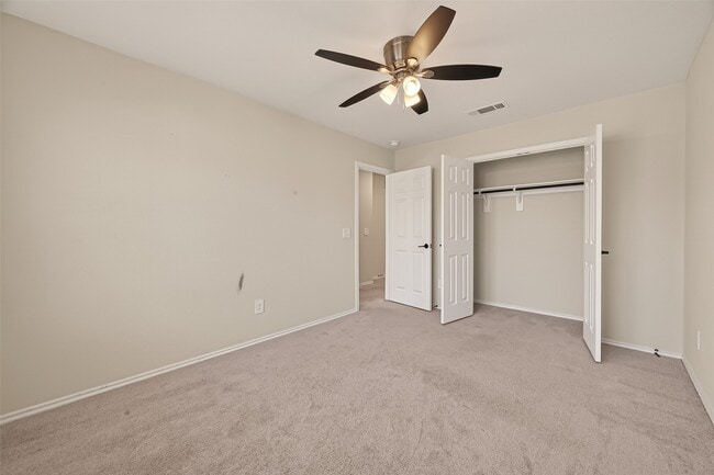 Building Photo - 3405 Knighton Hill Dr