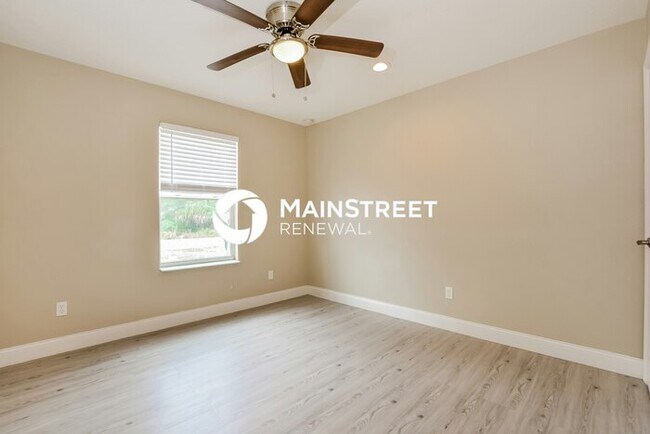 Building Photo - 4 Bedroom Pet-Friendly Home in Mount Dora, FL with Main Street Renewal