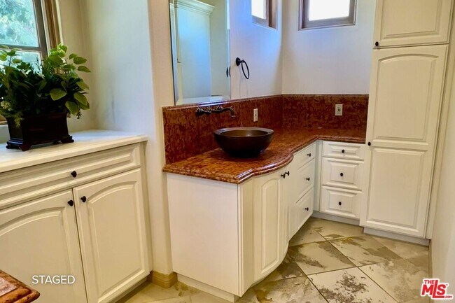 Building Photo - 19 Ranchero Rd