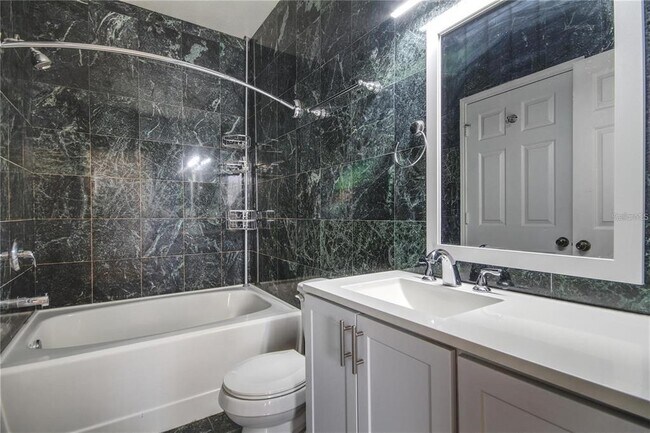 Building Photo - 2139 Chianti Pl