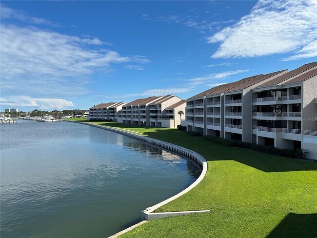 Building Photo - 2775 Kipps Colony Dr S