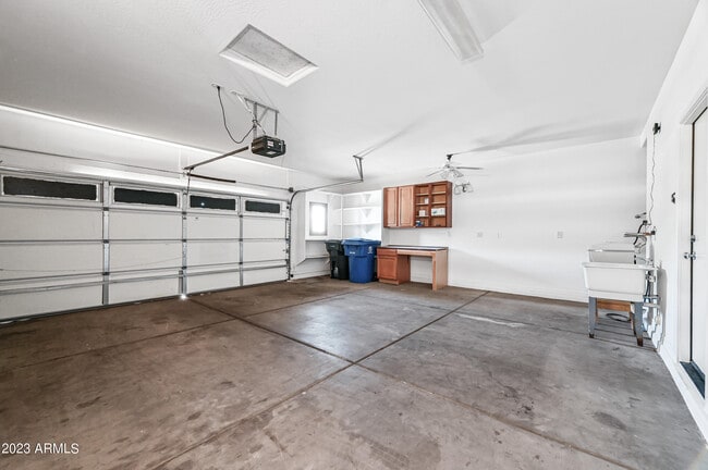 Building Photo - 11127 N 161st Ave