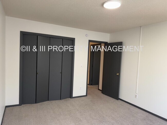 Building Photo - 9219 Central St