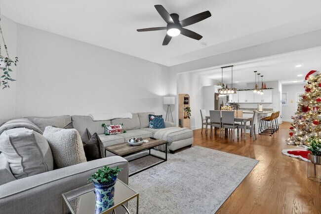 Building Photo - 4103 Main St