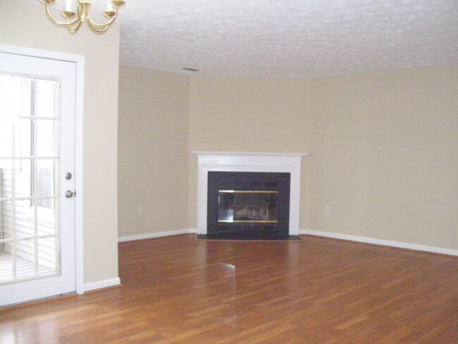 Building Photo - 2137 Wainwright Ct