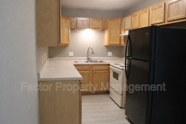 Building Photo - 418 Allan Ave