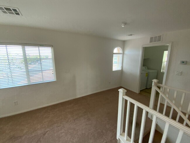 Building Photo - 3 BEDROOM HOME IN PROVIDENCE