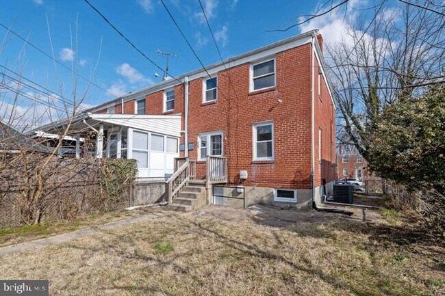 Building Photo - 1773 Joan Ave