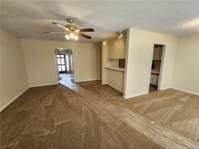 Building Photo - 264 Waterdown Dr