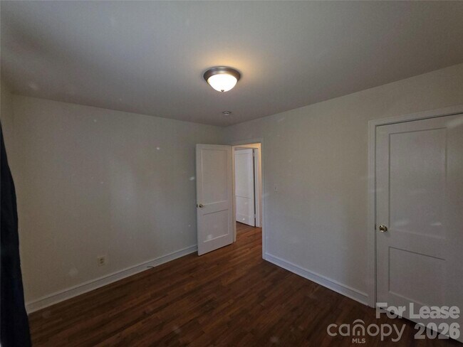 Building Photo - 356 Melbourne Ct