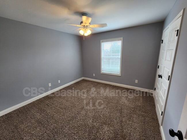 Building Photo - 15 Veterans Ct