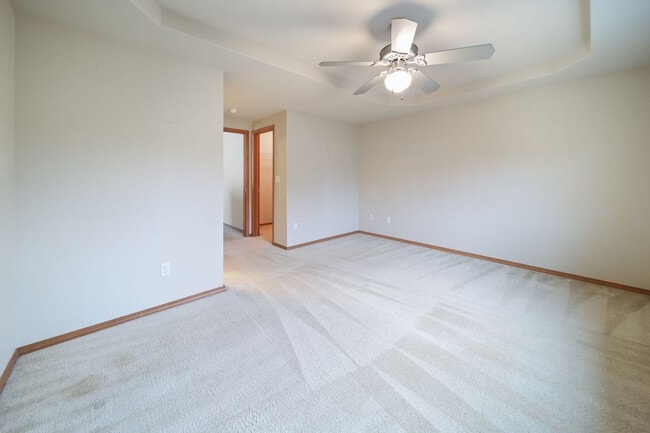 Building Photo - 3 bedroom 2.5 baths - Easy JBLM commute! - North Thurtson School District.