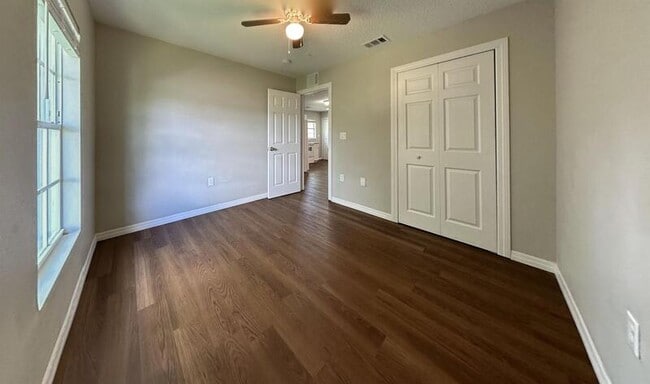 Building Photo - 425 F St