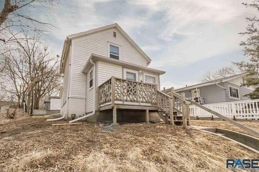 House front - 926 N Walts Ave