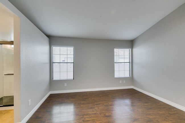 Building Photo - Stunning fully remodeled single-story home