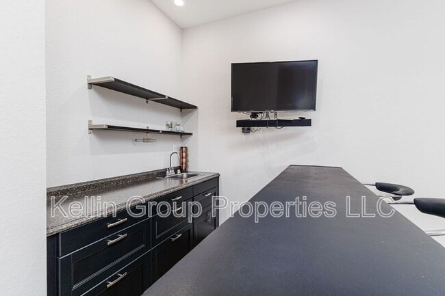 Building Photo - 1455 Silver Leaf Dr