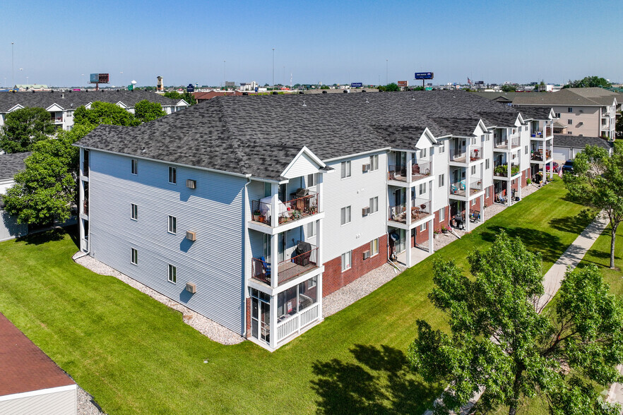 Aerial Photo - Royal Oaks Apartments