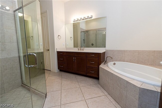 Building Photo - 11108 Esteban Dr
