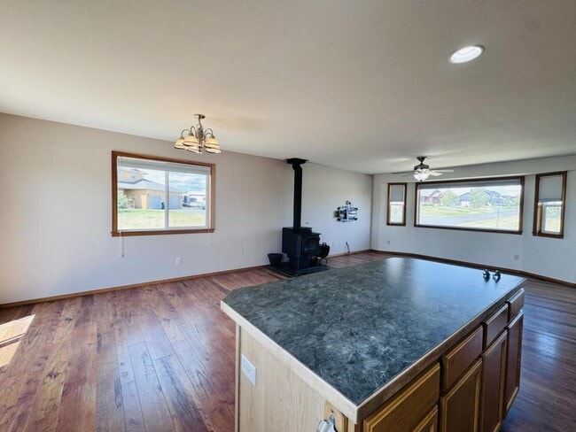 Building Photo - 3280 Strom Dr