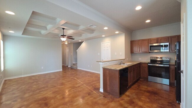 Building Photo - Retreat at Retama Park Townhome