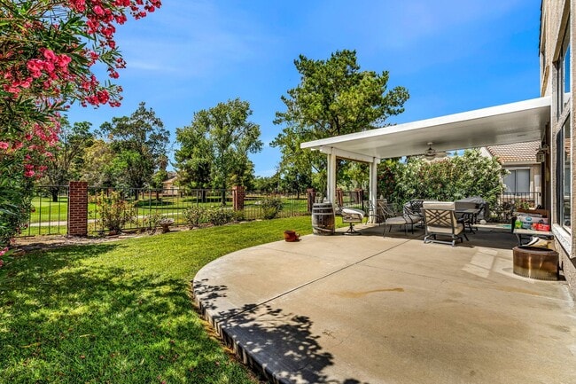 Building Photo - 2451 Cherry Hills Dr