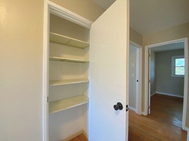 Building Photo - 2237 Wentworth Ave