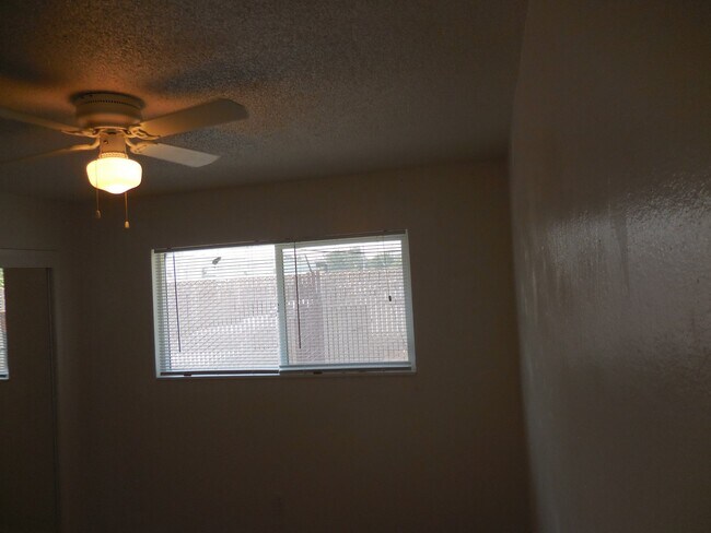 Building Photo - 3371 Lerwick Rd