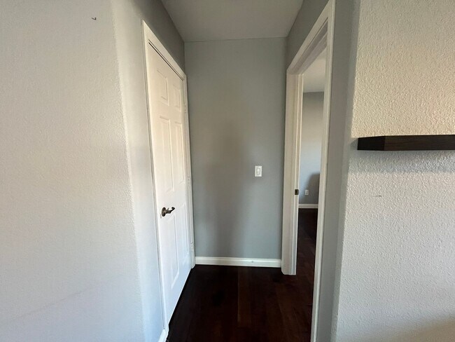 Building Photo - Stylish 3-Bedroom Home with Loft in Gated Community