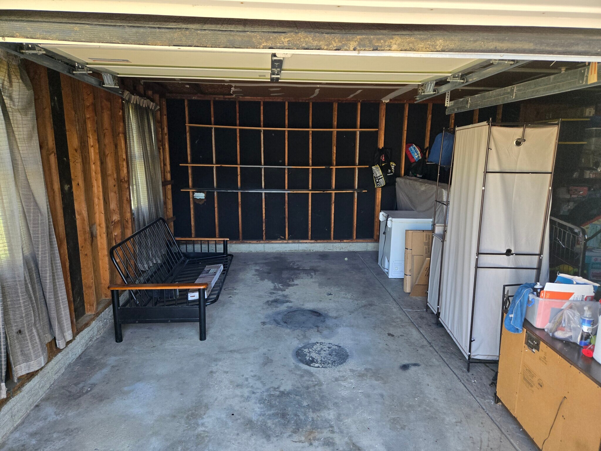 1 car garage - 5645 Chatford Dr