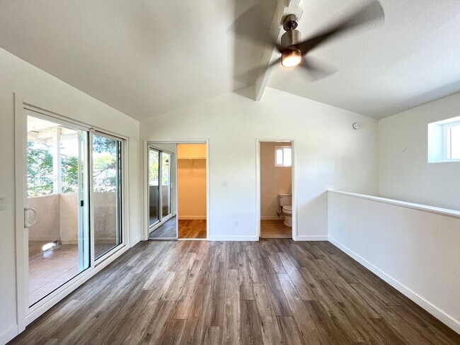 Building Photo - 1629 Kendall Dr