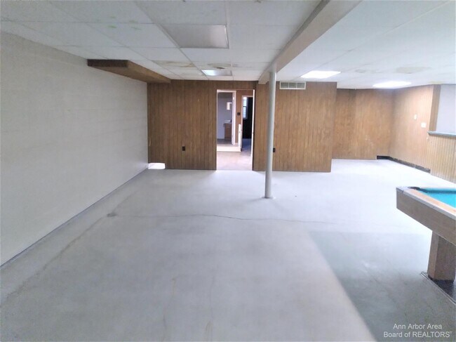 Building Photo - 5383 Textile Rd