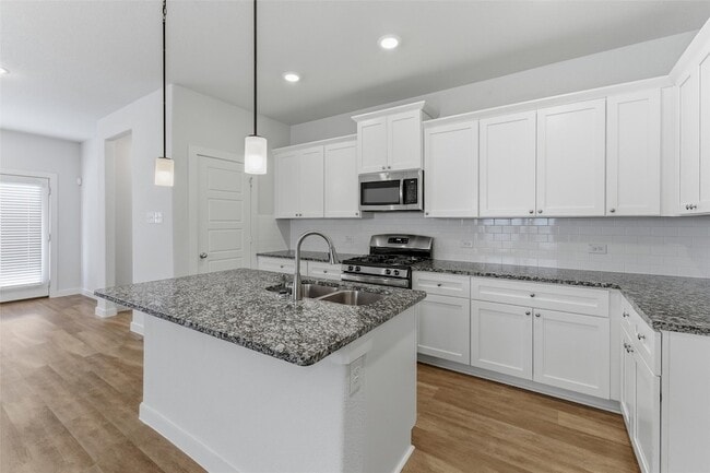Building Photo - 305 Evans Dr