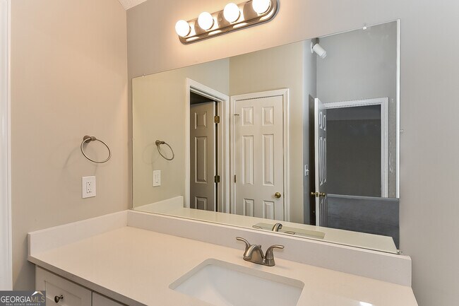 Building Photo - 105 Wood Way