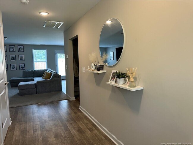 Building Photo - 51 Pomeranian St