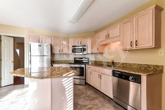Building Photo - 7749 Roxshire Cove