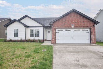 Building Photo - Pet Friendly Three Bedroom!