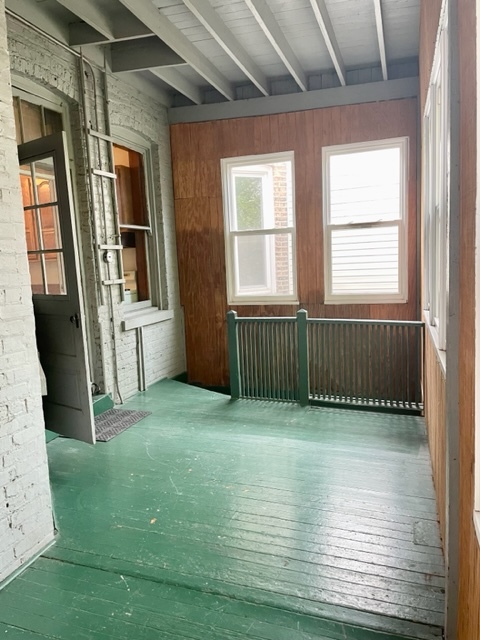 Sun room/ back storage - 4032 N Ashland Ave