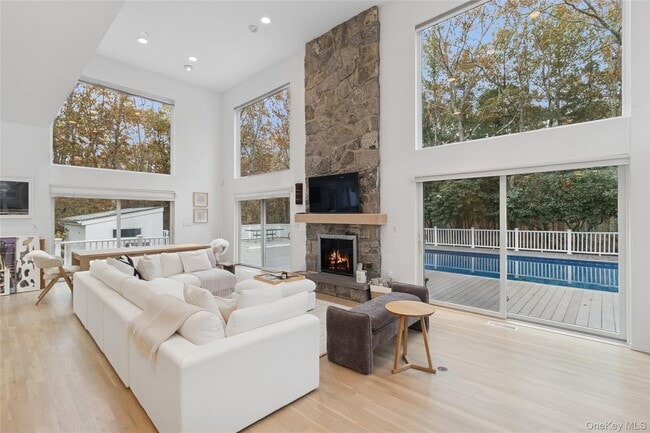 Building Photo - 17 Lyme Ln