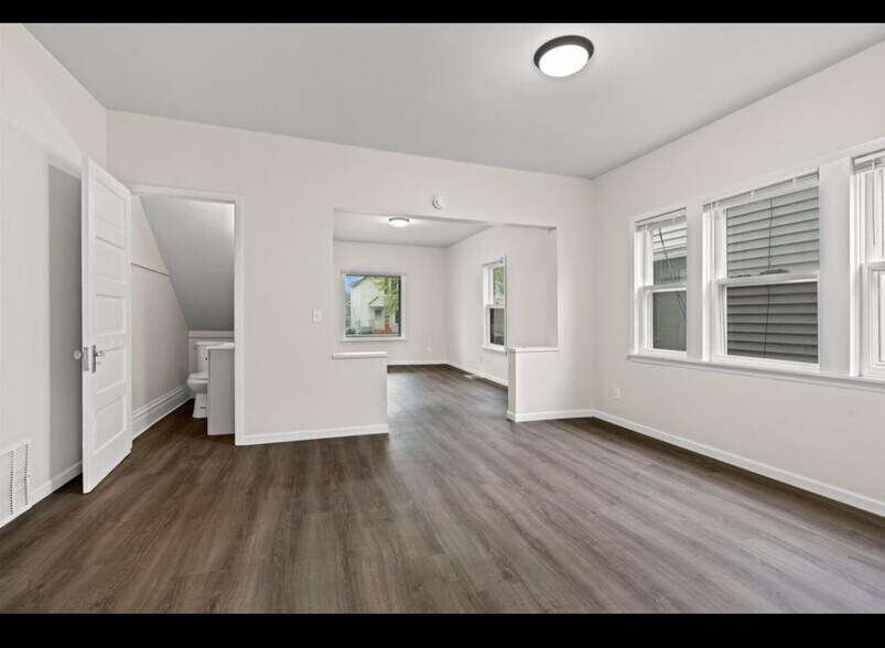 Building Photo - 93 Harrison Pl