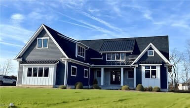 Building Photo - 853 Club Dr W