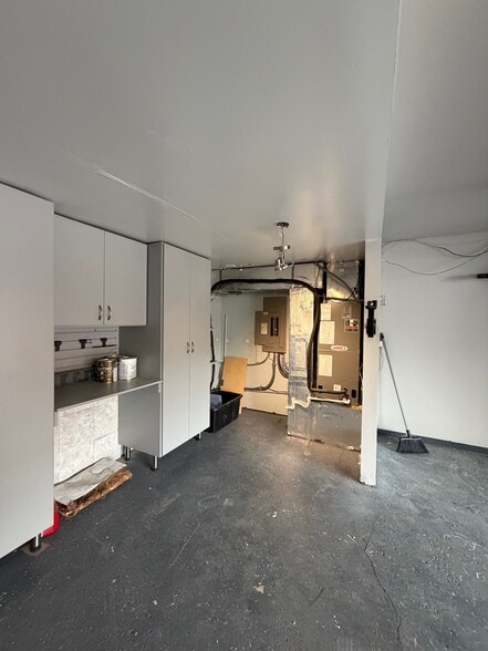 Building Photo - 1091 Harrison Ave