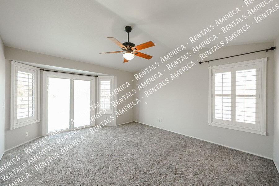 Building Photo - 1210 W Kelly Ln