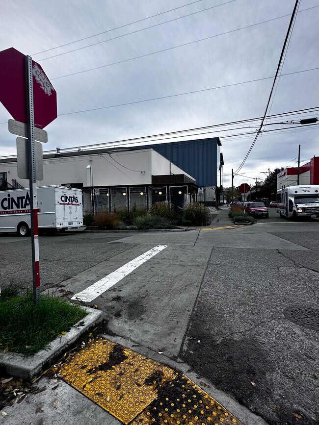 Building Photo - 1401 N 36th St