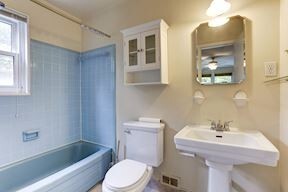 Building Photo - 4 Bedroom 3.5 Bathroom - Van Ness/Tenleytown Semi Detached Home - Attached 1 Car Garage