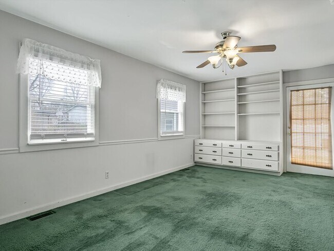 Building Photo - 33 Vanderbilt Pl