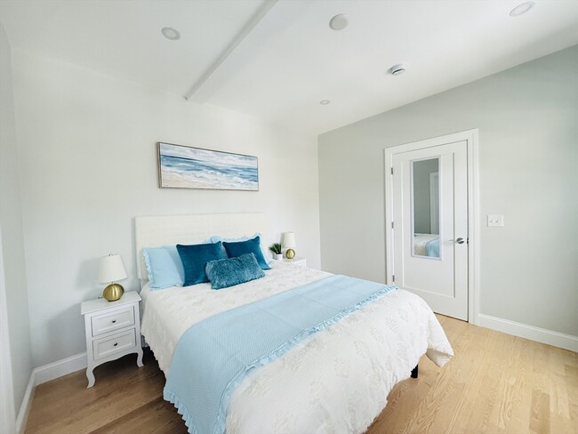 Building Photo - 4 Baldwin St