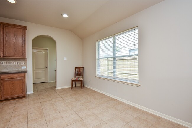 Building Photo - 3217 Mossy Bend Ln